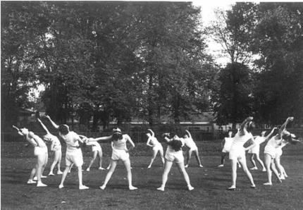 Gerhard Riebicke: Gymnastikgruppe, Tiergarten